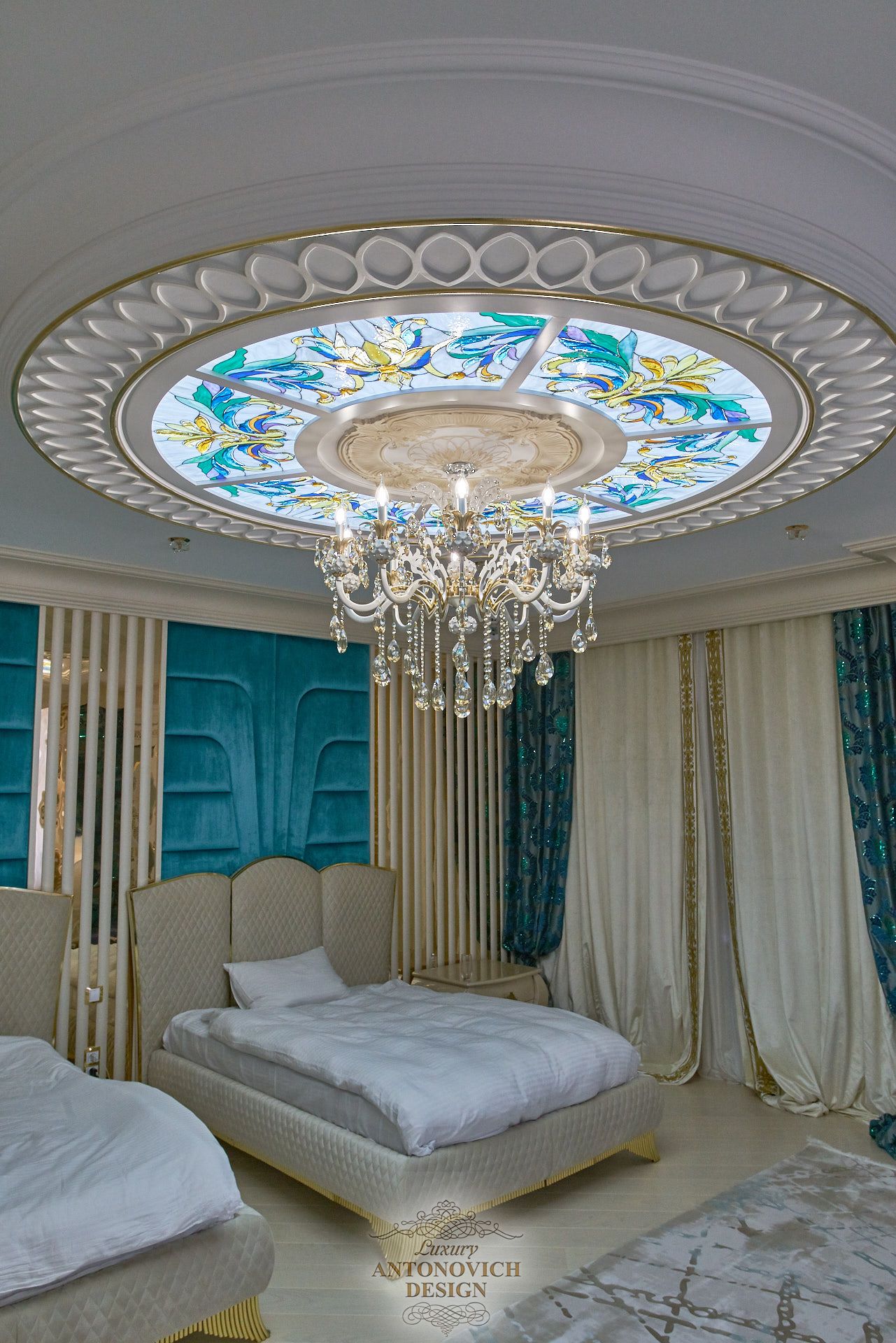 Дизайн проект спальни дома в Астанае. Витражный потолок. Студия Antonovych Design