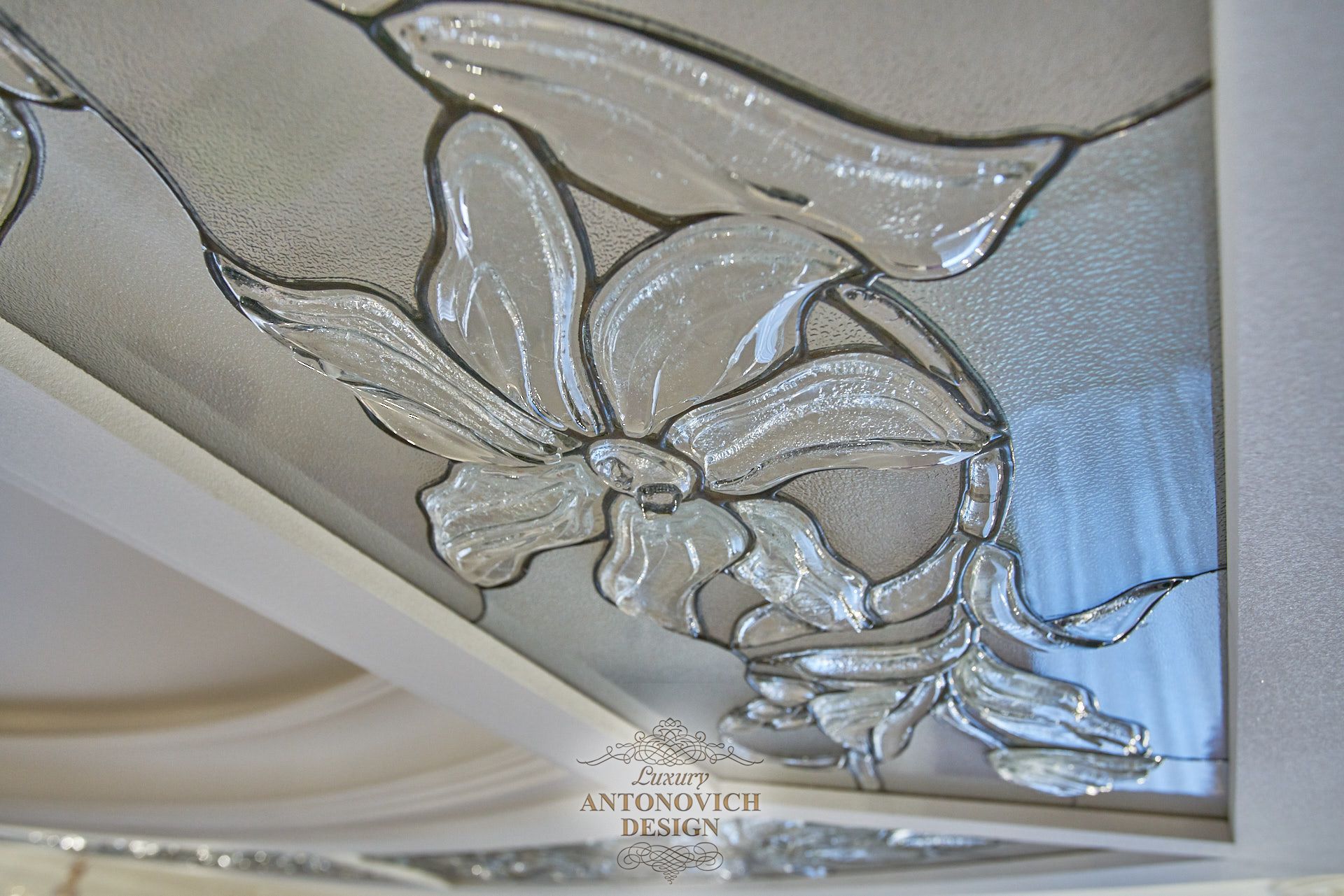 Витражи в спальне. Студия Antonovych Design